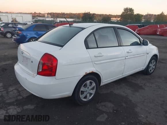 2010 Hyundai Accent GLS с VIN KMHCN4AC2AU492521, выставлен на аукционе IAAI как лот 43459332 с пробегом 169 345 миль миль и . История ставок и продаж доступна на DreamBid. Изображение 4.