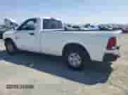 2020 Ram 1500 Tradesman z VIN 3C6JR6DGXLG169051, wystawiony jako Copart lot #50060715 z przebiegiem 108 962 mil mil oraz Szkoda całkowita • Salvage title. Historia ofert i sprzedaży dostępna na DreamBid. Obrazek 2.