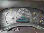 2003 Chevrolet Suburban LT z VIN 3GNFK16Z23G285145, wystawiony jako Copart lot #68668324 z przebiegiem 286 805 mil mil oraz Szkoda całkowita • Salvage title. Historia ofert i sprzedaży dostępna na DreamBid. Obrazek 9.