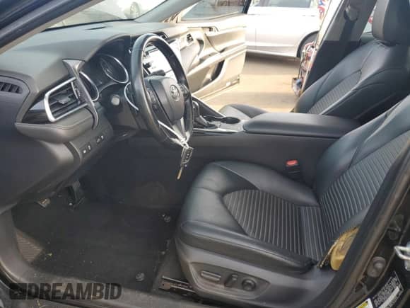 2018 Toyota Camry SE z VIN 4T1B11HK3JU646558, wystawiony jako Copart lot #84472655 z przebiegiem 164 510 mil mil oraz Szkoda całkowita • Salvage title. Historia ofert i sprzedaży dostępna na DreamBid. Obrazek 7.