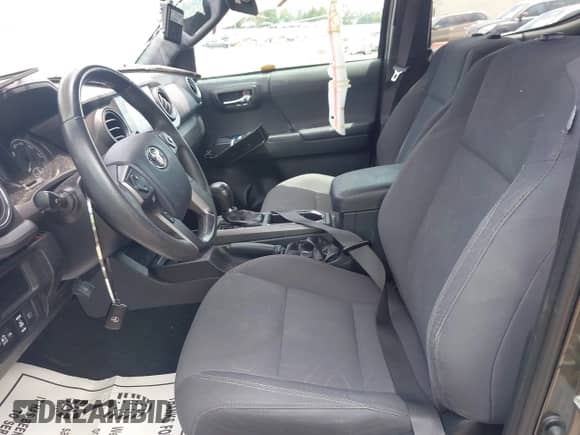 2019 Toyota Tacoma SR5 с VIN 3TMAZ5CN5KM095489, выставлен на аукционе IAAI как лот 42634067 с пробегом 37 078 миль миль и . История ставок и продаж доступна на DreamBid. Изображение 5.