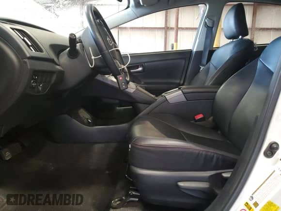 2013 Toyota Prius Two z VIN JTDKN3DU3D5596271, wystawiony jako Copart lot #84965985 z przebiegiem 134 037 mil mil oraz Szkoda całkowita • Salvage title. Historia ofert i sprzedaży dostępna na DreamBid. Obrazek 7.