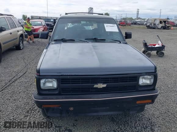 1992 Chevrolet Blazer z VIN 1GNDT13W4N2177782, wystawiony jako IAAI lot #42766017 z przebiegiem 165 544 mil mil oraz . Historia ofert i sprzedaży dostępna na DreamBid. Obrazek 12.