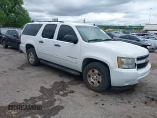 2010 Chevrolet Suburban LS с VIN 1GNUCHE09AR200640, выставлен на аукционе IAAI как лот 42326053 с пробегом 218 327 миль миль и . История ставок и продаж доступна на DreamBid. Изображение 1.