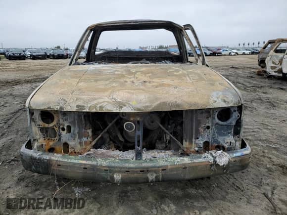1998 GMC Sierra 1500 z VIN 1GTEC14W8WZ535356, wystawiony jako Copart lot #85422894 z przebiegiem Nie podano mil oraz Nie do naprawy • Non repairable. Historia ofert i sprzedaży dostępna na DreamBid. Obrazek 5.