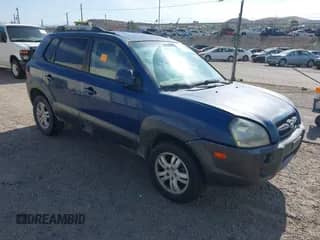 2007 Hyundai Tucson SE with VIN KM8JN12D97U567267, listed as a IAAI auction lot 42374897 with 230,447 mi miles and . Bid and sale history available at DreamBid. Image 1.