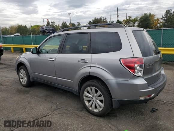 2011 Subaru Forester X Premium z VIN JF2SHBDC3BH764562, wystawiony jako Copart lot #86516695 z przebiegiem 149 419 mil mil oraz Czysty tytuł • Clean title. Historia ofert i sprzedaży dostępna na DreamBid. Obrazek 2.