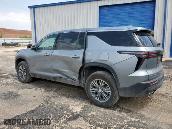 2024 Chevrolet Traverse FWD LS z VIN 1GNEREKS9RJ164434, wystawiony jako Copart lot #57304655 z przebiegiem Nie podano mil oraz Czysty tytuł • Clean title. Historia ofert i sprzedaży dostępna na DreamBid. Obrazek 2.
