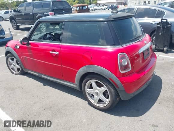 2008 MINI Hardtop with VIN WMWMF33538TT65157, listed as a IAAI auction lot 42587798 with 128,795 mi miles and . Bid and sale history available at DreamBid. Image 3.