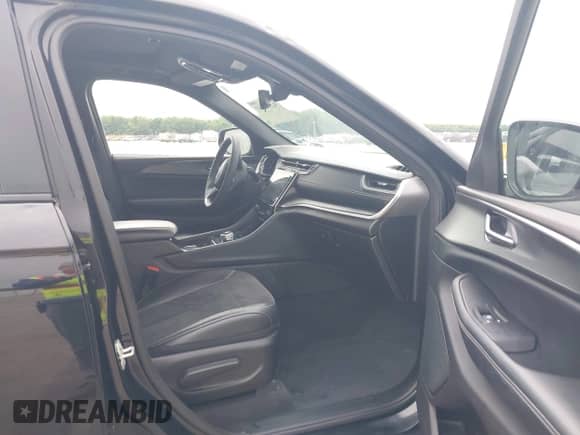 2023 Jeep Grand Cherokee Altitude with VIN 1C4RJGAG8PC648073, listed as a IAAI auction lot 42338453 with 30,505 mi miles and . Bid and sale history available at DreamBid. Image 5.