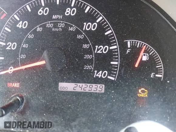 2005 Toyota Camry LE с VIN 4T1BF30K05U596653, выставлен на аукционе IAAI как лот 42482189 с пробегом 242 939 миль миль и . История ставок и продаж доступна на DreamBid. Изображение 16.