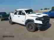 2025 Ram 1500 Rebel z VIN 1C6SRFLPXSN576962, wystawiony jako IAAI lot #42871333 z przebiegiem Nie podano mil oraz . Historia ofert i sprzedaży dostępna na DreamBid. Obrazek 1.