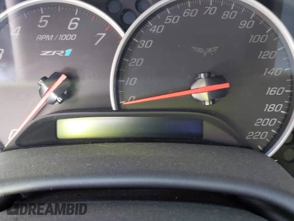 2010 Chevrolet Corvette ZR1 3ZR z VIN 1G1YN2DT1A5800405, wystawiony jako IAAI lot #42865158 z przebiegiem Nie podano mil oraz . Historia ofert i sprzedaży dostępna na DreamBid. Obrazek 7.