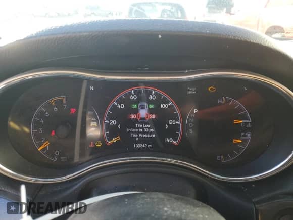 2014 Jeep Grand Cherokee Limited с VIN 1C4RJFBT5EC151632, выставлен на аукционе Copart как лот 84994665 с пробегом 133 242 миль миль и Списание • Salvage title. История ставок и продаж доступна на DreamBid. Изображение 9.