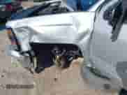 2015 Chevrolet Silverado 1500 LT z VIN 1GCRCREC5FZ372928, wystawiony jako IAAI lot #43225410 z przebiegiem 189 133 mil mil oraz . Historia ofert i sprzedaży dostępna na DreamBid. Obrazek 6.