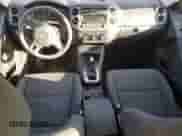 2012 Volkswagen Tiguan S с VIN WVGAV7AX4CW003264, выставлен на аукционе Copart как лот 82202355 с пробегом 171 830 миль миль и Чистый • Clean title. История ставок и продаж доступна на DreamBid. Изображение 8.