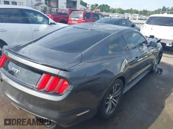 2017 Ford Mustang GT z VIN 1FA6P8CF7H5208224, wystawiony jako IAAI lot #43100029 z przebiegiem 87 720 mil mil oraz . Historia ofert i sprzedaży dostępna na DreamBid. Obrazek 4.