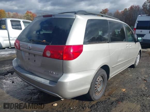 2007 Toyota Sienna CE with VIN 5TDZK23C07S081012, listed as a IAAI auction lot 43600498 with 201,793 mi miles and . Bid and sale history available at DreamBid. Image 4.