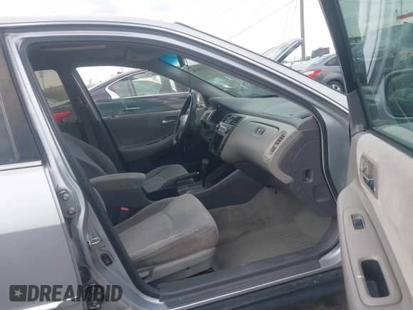 2001 Honda Accord LX with VIN 1HGCG56431A084831, listed as a IAAI auction lot 42725656 with 214,356 mi miles and . Bid and sale history available at DreamBid. Image 5.