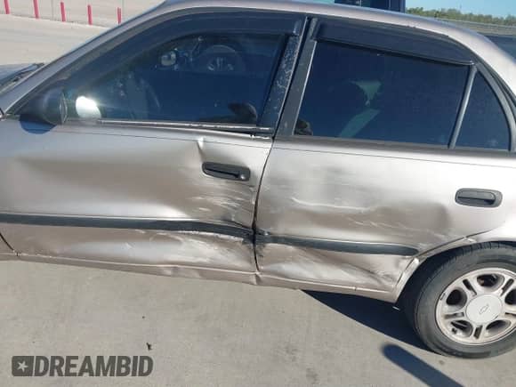 2001 Chevrolet Prizm с VIN 1Y1SK54811Z411948, выставлен на аукционе IAAI как лот 40874344 с пробегом Не указан миль и . История ставок и продаж доступна на DreamBid. Изображение 6.