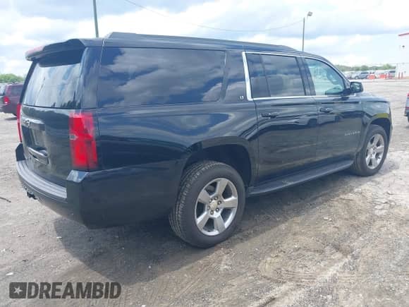 2019 Chevrolet Suburban LT z VIN 1GNSCHKC6KR271981, wystawiony jako IAAI lot #42480942 z przebiegiem 252 569 mil mil oraz . Historia ofert i sprzedaży dostępna na DreamBid. Obrazek 4.