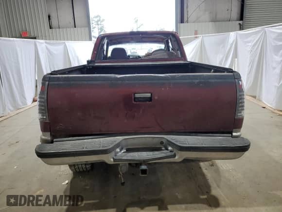 1998 GMC Sierra 1500 z VIN 1GTEC19W2WE548846, wystawiony jako Copart lot #44372455 z przebiegiem 290 769 mil mil oraz Szkoda całkowita • Salvage title. Historia ofert i sprzedaży dostępna na DreamBid. Obrazek 6.