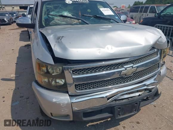 2011 Chevrolet Silverado 1500 LT с VIN 3GCPCSE01BG125517, выставлен на аукционе IAAI как лот 43245098 с пробегом 314 152 миль миль и . История ставок и продаж доступна на DreamBid. Изображение 6.
