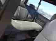 1998 Chevrolet Tahoe z VIN 3GNEK18R2WG122041, wystawiony jako IAAI lot #41543943 z przebiegiem 106 978 mil mil oraz . Historia ofert i sprzedaży dostępna na DreamBid. Obrazek 8.