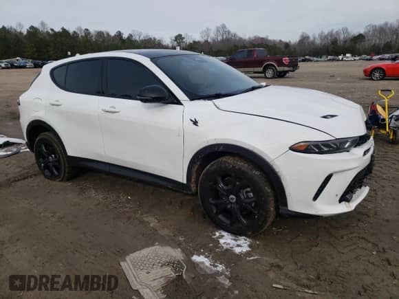 2024 Dodge Hornet GT z VIN ZACNDFAN5R3A38751, wystawiony jako Copart lot #42355735 z przebiegiem 4 103 mil mil oraz Szkoda całkowita • Salvage title. Historia ofert i sprzedaży dostępna na DreamBid. Obrazek 4.