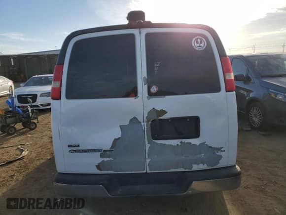 2008 Chevrolet Express Cargo с VIN 1GCFG154X81182643, выставлен на аукционе Copart как лот 77978904 с пробегом 203 130 миль миль и Списание • Salvage title. История ставок и продаж доступна на DreamBid. Изображение 6.