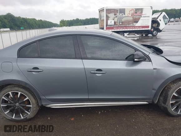 2016 Volvo S60 T5 Platinum с VIN YV4612UM4G2000529, выставлен на аукционе IAAI как лот 42299464 с пробегом 124 201 миль миль и . История ставок и продаж доступна на DreamBid. Изображение 13.