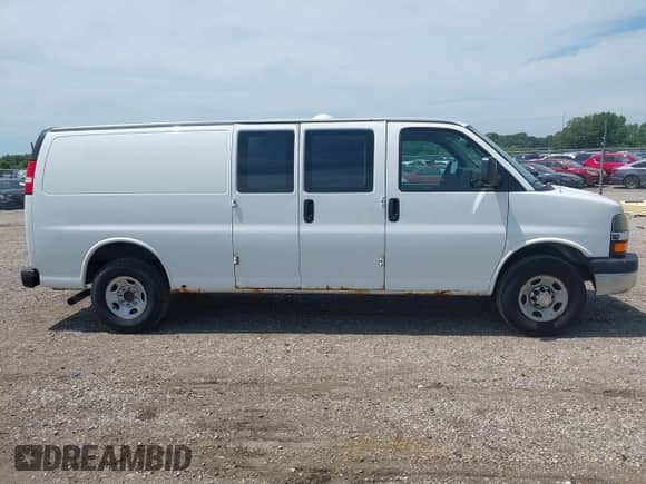2013 Chevrolet Express Cargo с VIN 1GCZGUCG2D1181332, выставлен на аукционе IAAI как лот 42763577 с пробегом 290 756 миль миль и . История ставок и продаж доступна на DreamBid. Изображение 13.