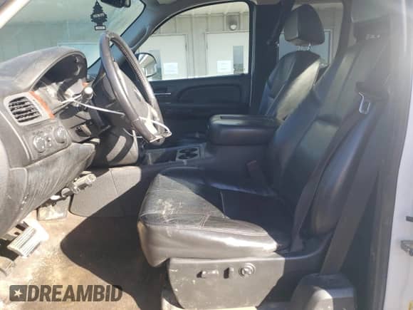 2009 GMC Sierra 1500 SLT z VIN 1GTEK39J49Z121541, wystawiony jako Copart lot #43045825 z przebiegiem 238 021 mil mil oraz Szkoda całkowita • Salvage title. Historia ofert i sprzedaży dostępna na DreamBid. Obrazek 7.