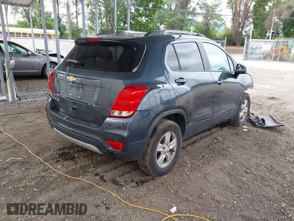 2022 Chevrolet Trax LT с VIN KL7CJPSM1NB533275, выставлен на аукционе IAAI как лот 43027749 с пробегом 95 665 миль миль и . История ставок и продаж доступна на DreamBid. Изображение 4.