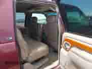 1999 Chevrolet Suburban с VIN 1GBFK16R5XJ335005, выставлен на аукционе IAAI как лот 42542755 с пробегом 200 599 миль миль и . История ставок и продаж доступна на DreamBid. Изображение 8.