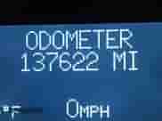 2010 Cadillac Escalade Premium z VIN 1GYUKCEF4AR201742, wystawiony jako IAAI lot #41378437 z przebiegiem 137 622 mil mil oraz . Historia ofert i sprzedaży dostępna na DreamBid. Obrazek 15.