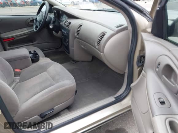 2004 Dodge Intrepid SE z VIN 2B3HD46R64H607124, wystawiony jako IAAI lot #41698169 z przebiegiem 117 465 mil mil oraz . Historia ofert i sprzedaży dostępna na DreamBid. Obrazek 5.