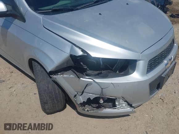 2015 Chevrolet Sonic LS с VIN 1G1JA5SH3F4161521, выставлен на аукционе IAAI как лот 42044551 с пробегом 169 003 миль миль и . История ставок и продаж доступна на DreamBid. Изображение 6.