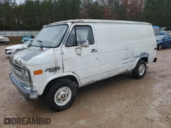 1986 Chevrolet Chevy Van with VIN 1GCEG25N0G7172290, listed as a Copart auction lot 84010474 with 90,574 mi miles and Clean title. Bid and sale history available at DreamBid. Image 1.