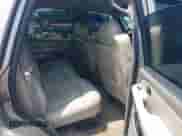 2000 Chevrolet Tahoe LS z VIN 1GNEK13T3YJ133246, wystawiony jako IAAI lot #42484297 z przebiegiem 314 628 mil mil oraz . Historia ofert i sprzedaży dostępna na DreamBid. Obrazek 8.