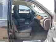 2012 Cadillac Escalade ESV Platinum Edition с VIN 1GYS4KEF0CR135673, выставлен на аукционе IAAI как лот 43285704 с пробегом 196 815 миль миль и . История ставок и продаж доступна на DreamBid. Изображение 5.