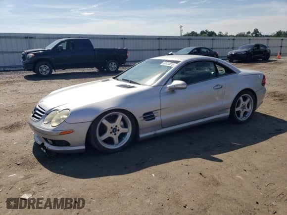 2003 Mercedes-Benz SL 500 z VIN WDBSK75F33F029923, wystawiony jako Copart lot #68968815 z przebiegiem 130 249 mil mil oraz Czysty tytuł • Clean title. Historia ofert i sprzedaży dostępna na DreamBid. Obrazek 1.