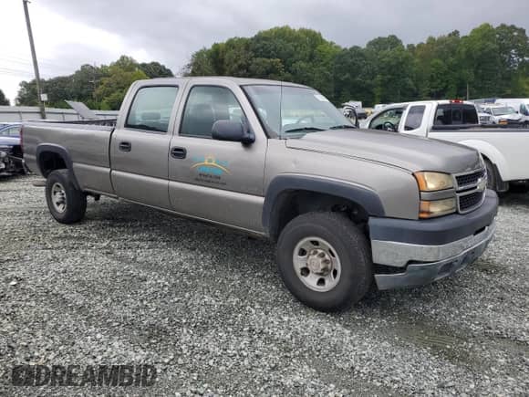 2007 Chevrolet Silverado 3500 с VIN 1GCHK33U37F200987, выставлен на аукционе Copart как лот 71164564 с пробегом 143 905 миль миль и Списание • Salvage title. История ставок и продаж доступна на DreamBid. Изображение 4.