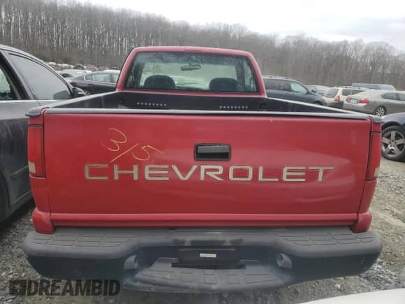 1998 Chevrolet S-10 z VIN 1GCCS144GWK148476, wystawiony jako Copart lot #48180025 z przebiegiem Nie podano mil oraz Szkoda całkowita • Salvage title. Historia ofert i sprzedaży dostępna na DreamBid. Obrazek 10.