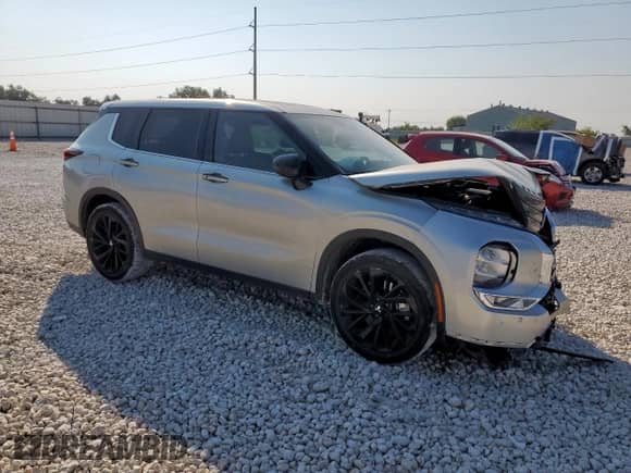 2022 Mitsubishi Outlander SE z VIN JA4J3UA81NZ075584, wystawiony jako Copart lot #80720605 z przebiegiem 44 923 mil mil oraz Szkoda całkowita • Salvage title. Historia ofert i sprzedaży dostępna na DreamBid. Obrazek 4.