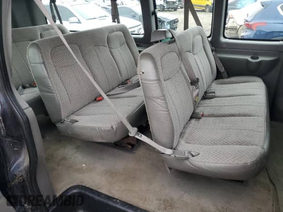 2006 Chevrolet Express Passenger с VIN 1GAHG39U861192088, выставлен на аукционе Copart как лот 57429115 с пробегом 92 424 миль миль и Чистый • Clean title. История ставок и продаж доступна на DreamBid. Изображение 11.