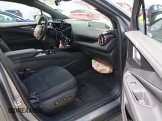 2024 Chevrolet Blazer EV eAWD RS z VIN 3GNKDCRJ2RS232834, wystawiony jako IAAI lot #41919885 z przebiegiem 842 mil mil oraz . Historia ofert i sprzedaży dostępna na DreamBid. Obrazek 5.