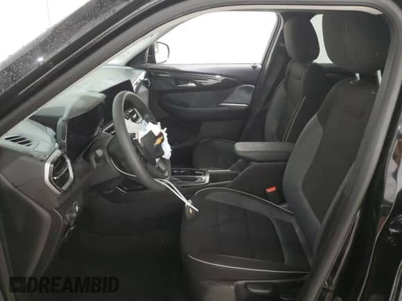 2025 Chevrolet TrailBlazer LT z VIN KL79MRSL7SB065374, wystawiony jako Copart lot #90125435 z przebiegiem Nie podano mil oraz Szkoda całkowita • Salvage title. Historia ofert i sprzedaży dostępna na DreamBid. Obrazek 7.