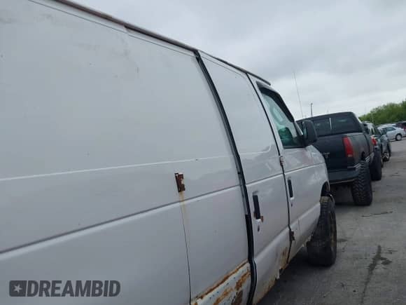 2005 Ford Econoline Cargo с VIN 1FTSS34LX5HB40106, выставлен на аукционе IAAI как лот 42335791 с пробегом 242 031 миль миль и . История ставок и продаж доступна на DreamBid. Изображение 6.