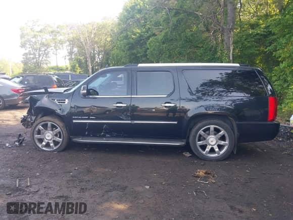 2014 Cadillac Escalade ESV Luxury с VIN 1GYS4HEFXER156391, выставлен на аукционе IAAI как лот 42424766 с пробегом 169 353 миль миль и . История ставок и продаж доступна на DreamBid. Изображение 14.